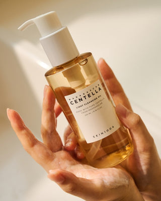 MADAGASCAR CENTELLA LIGHT CLEANSING OIL 200ML